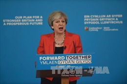 Thủ tướng Anh &#39;hâm nóng&#39; chiến dịch vận động tranh cử với tuyên bố về Brexit